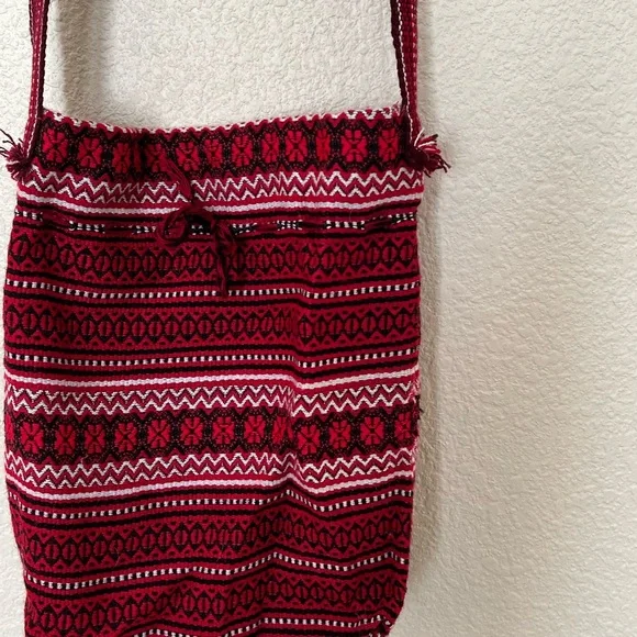 Handmade | Moldovan Knit Bucket Shoulder Bag - Picture 14 of 14